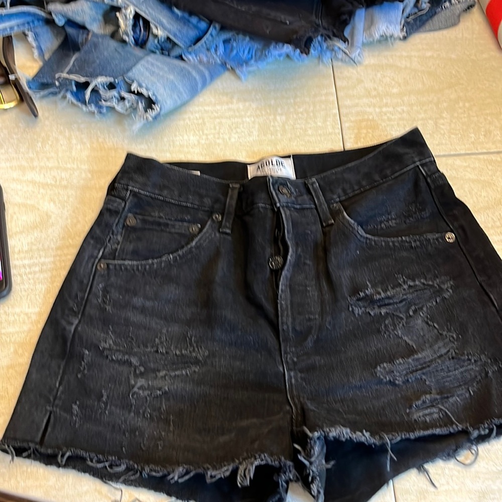 AGOLDE black jean shorts